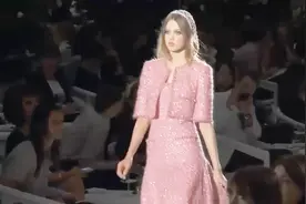 老佛爷特宠爱的超模 猪妹Lindsey Wixson 香奈儿专场！视频封面