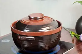 为什么广东人煲汤一定要用砂锅？怪不得他们煲汤这么好喝！视频封面