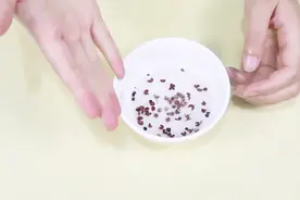 脚痒起泡很烦恼？教你一个小偏方，让你远离这些烦恼！简单易学视频封面