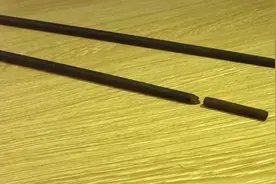 家长注意！女童摔倒筷子插入小脑 差点丢了性命！视频封面