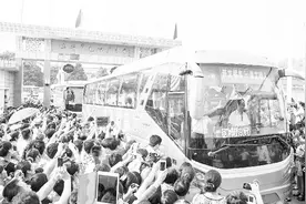 亲历1977年高考恢复第一考 回忆当年作文题视频封面