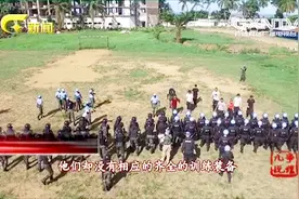 中国第五支赴利比里亚维和警察防暴队 他们驻利比里亚的生活经历视频封面