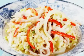 包菜炒肉丝的家常做法，要想包菜脆爽，肉丝Q弹，你需要这样炒视频封面