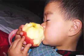 为什么晚上吃苹果营养没有白天吃高？听听专家怎么解释视频封面
