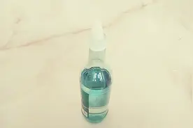 橡胶手套破了别急着扔，手套上剪一刀就有一个作用，真是太实用了视频封面