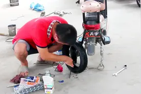 电动车轮胎漏气，胶条不如内补，这样补胎，顾客没话说视频封面