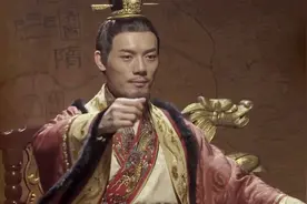 敌军派使者来降，他却杀掉使者，众人不解，刘秀得知真相连连称赞视频封面