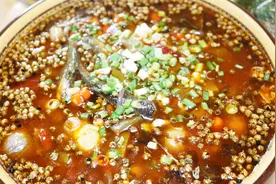 鱼鳅怎么才能做成胖泥鳅？重庆大厨亲自演示，揭开美味背后的秘密