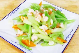 教你这样做一盘：西芹炒虾仁，西芹爽脆虾仁鲜，快来看看教程吧！视频封面