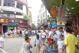 广州海珠区瑞宝村招聘市场，打工者在这里找到了月薪1万的工作视频封面