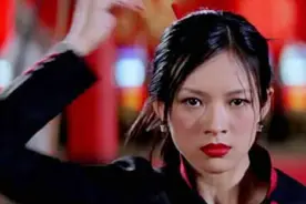 章子怡绑起头发时很帅 对面这个家伙看起来不太靠谱 但运气不错视频封面