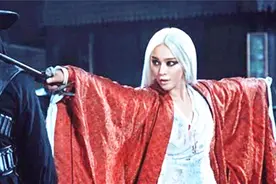 《白发魔女传之明月天国》范冰冰练霓裳悲愤交集，一夜黑发变白发视频封面