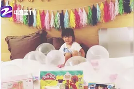 贾静雯修杰楷为女儿庆祝三岁生日，咘咘戴皇冠公主范儿视频封面
