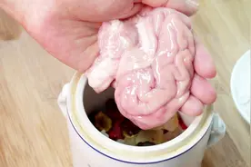 客家人最爱的以形补形汤，小孩喝了增强记忆力，学会要多给家人炖视频封面