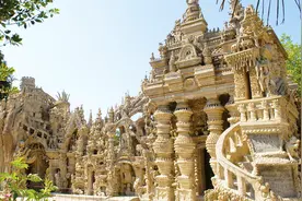 邮递员花费33年心血，建成独特梦幻宫殿，登上了法国邮票！视频封面