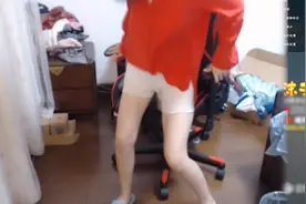 绝地求生沫子：有虫子在我椅子上开会！陈赫：完了主播在直播猝死视频封面