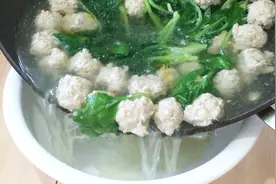 肉丸子最好吃的做法，软嫩有弹性，比红烧肉好吃，汤汁都喝掉了视频封面