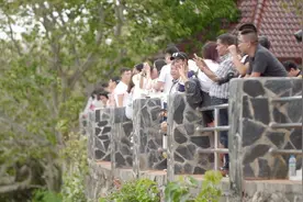 普吉岛中国游客人数暴跌40% 泰国扛得住吗丨交叉点看视频封面