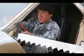 推荐一部精彩电影（红番区）：成龙追捕罪犯场面激烈精彩视频封面