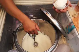东北老式冰糕，3块钱一份！视频封面