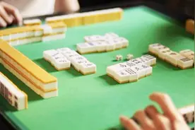 小伙打麻将，144张牌的位置记得一清二楚，真是叹为观止！