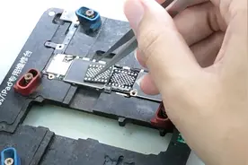 苹果手机扩容大曝光，从16G升级128G，揭露iPhone硬盘的“门道”视频封面