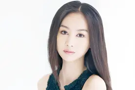 搞笑！美女被老公打，出血还缠上了绷带，凶器太吓人了！视频封面