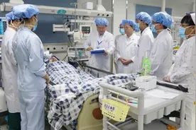 重症监护室一天花费上万元，钱都用在哪里了？听听护士怎么说视频封面