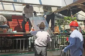 楼顶公共区域可不是谁的私家花园图片