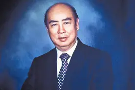 这个华裔原是卖油小贩，因救了总统的岳父，成为印尼首富视频封面