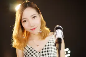 美女翻唱李克勤粤语《护花使者》动感欢快 好听到停不下来视频封面