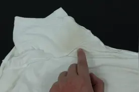 白色衬衫腋下发黄很尴尬？水里放点它，和新买的一样，太实用了视频封面