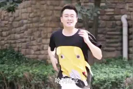 老婆生气要去医院，老公立马出门把她反锁在家，裤子还是借邻居的视频封面