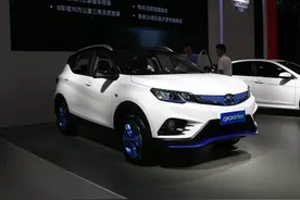 东南DX3 EV 400成都上市 全新一代正A级轿车亮相图片