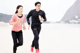跳舞小白霍启刚郭晶晶挑战德国舞蹈，屡败屡战不放弃~视频封面