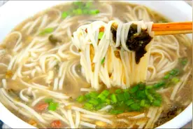 河南特色美食“糊涂面条”，做法简单，一口电饭锅就能搞定！视频封面