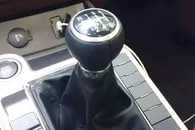 手动挡怎么起步速度会更快不熄火？老司机教你正确方法，很不错视频封面