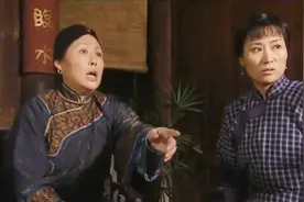 孙女没奶吃，奶奶请来奶妈，这下孩子就能吃饱不哭了视频封面