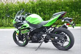 2018 Kawasaki Ninja 400 极速189Km-H视频封面