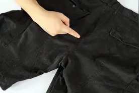 黑色衣服裤子上毛屑多，不用胶布沾，用它刷几下毛屑彻底除干净视频封面