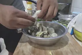 农人川子：大海螺吃了头晕怎么回事？农村小伙教你如何正确清理！视频封面