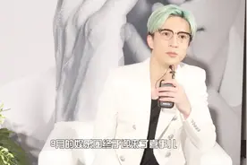 薛之谦喜得贵子发文深情告白，晒一家三口合照，儿子的小名很可爱视频封面