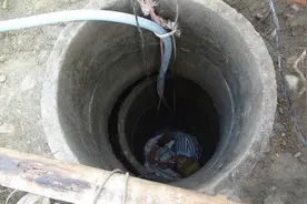 农村挖水井，怎么知道下面有水？视频封面