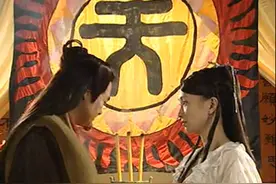 叛逆女子突然变乖顺，一进门义父眼睛就盯着她看，心里打着小算盘视频封面