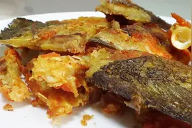 三文鱼骨也好吃？试试这样做，香酥可口，一次吃两根，太香了视频封面