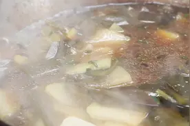 小胖告诉你如何制作，冬瓜海带豆腐汤，减肥神器！视频封面