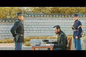 《阳光先生》李秉宪被亲亲长官玩笑整蛊，为一日浪漫付出沉重代价视频封面