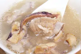 体质不好要多煲这一锅汤，配料与做法简单，小孩喝了增强免疫力！视频封面