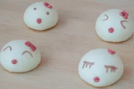 小鸡馒头，四种表情供你选，小小的一只鸡藏着做馒头的大智慧视频封面