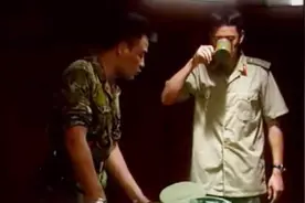 大裁军，文工团被裁了，特种兵队长最后搏一把，教导员不乐意视频封面
